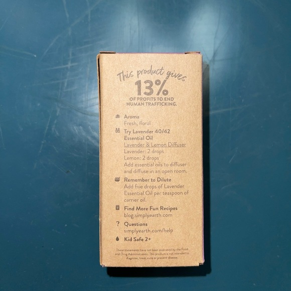 Simply Earth Lavender 40/42 Essential Oil - Picture 5 of 6